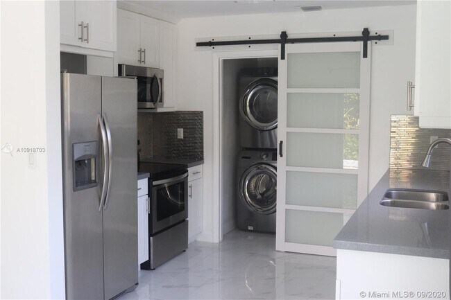 Building Photo - 5700 SW 55th St