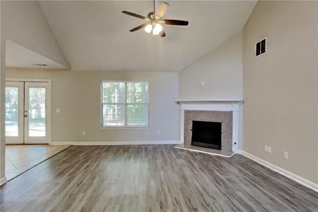 Foto del edificio - 8435 Sapphire Ln