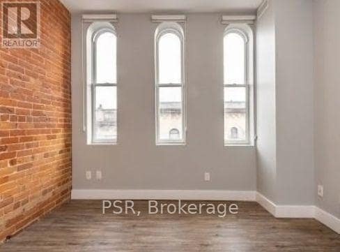 Building Photo - 2870 Dundas St W