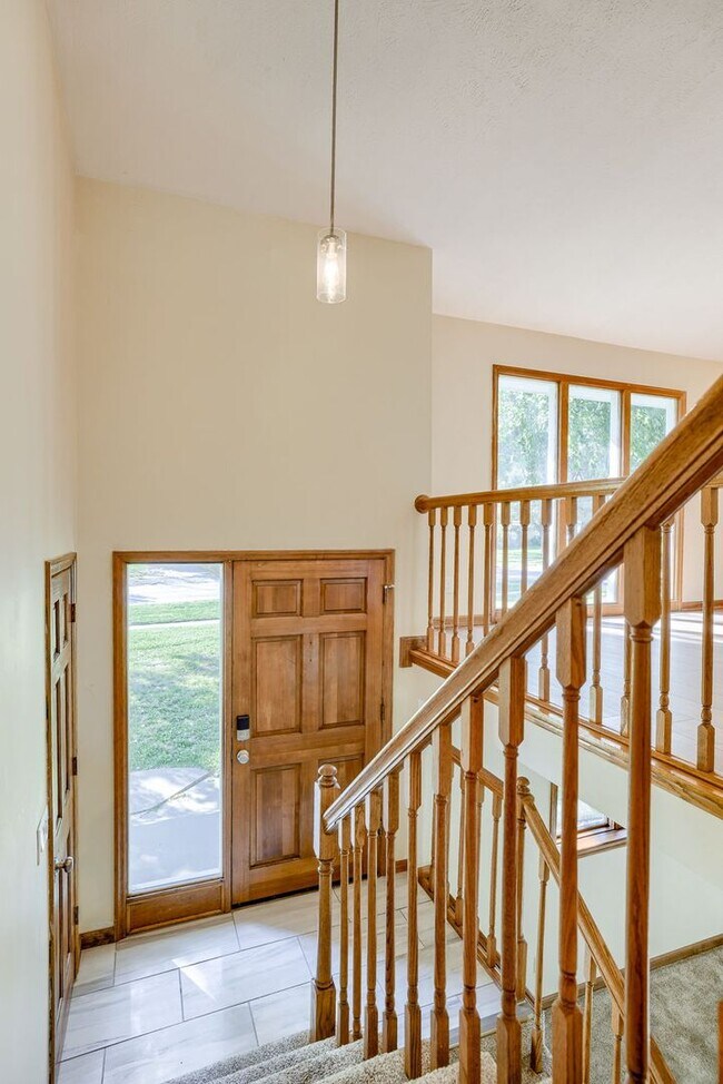 Building Photo - Must See 3 Bedroom In Westside District!!