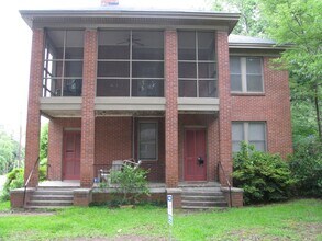 Building Photo - 2901-2903 Wilmot Ave