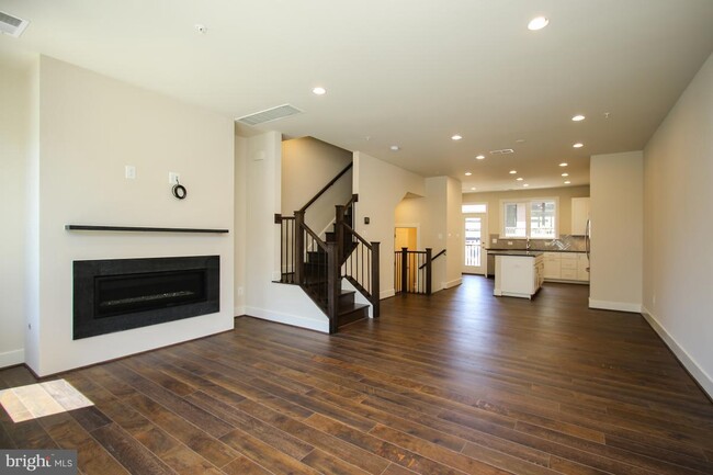Foto del edificio - 10451 Fernwood Rd