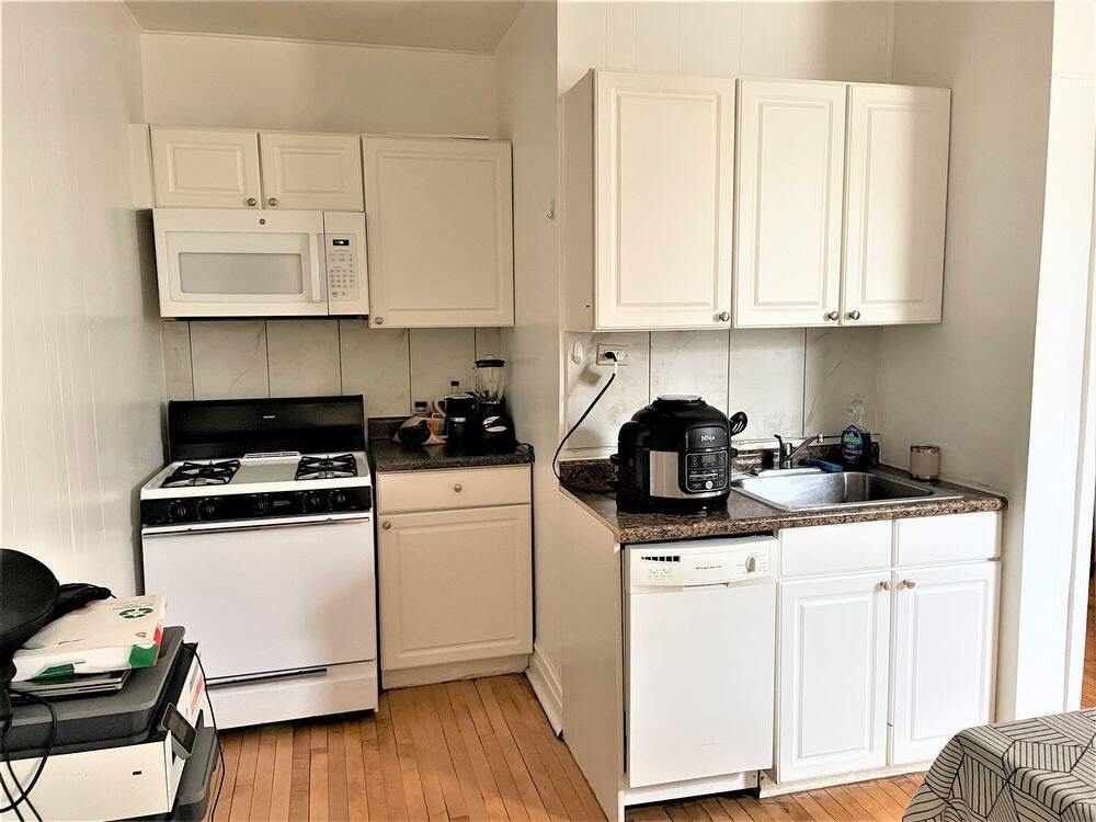 Foto principal - 4409 N Kenneth Ave