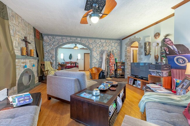 Foto del edificio - 1722 N Merrimac Ave