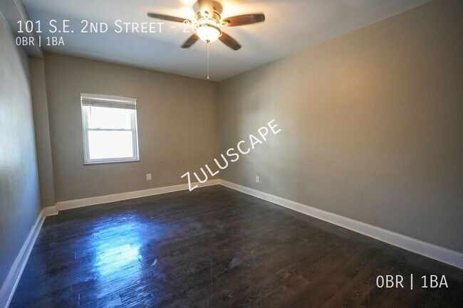 Foto del edificio - 101 SE 2nd St