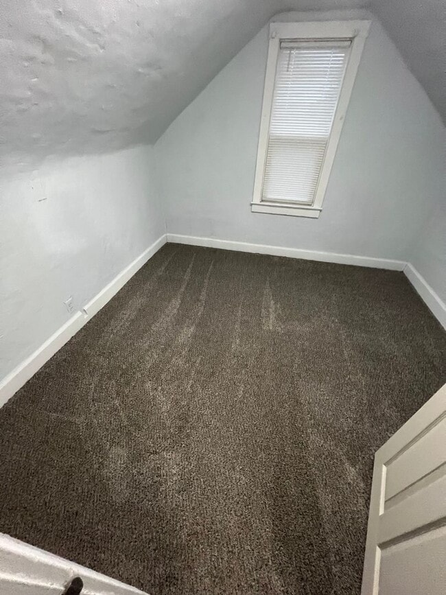 Foto del edificio - Welcome to this charming 2-bedroom, 1-bath...