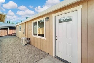 Building Photo - 1378 Windsor Way