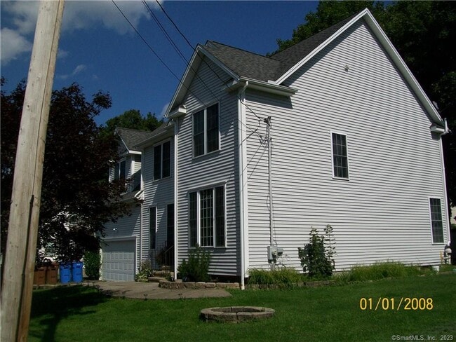 Building Photo - 54 William St