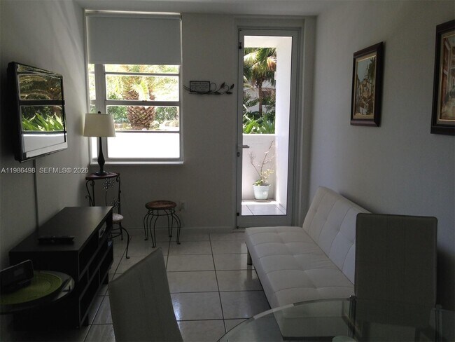 Building Photo - 100 Lincoln Rd