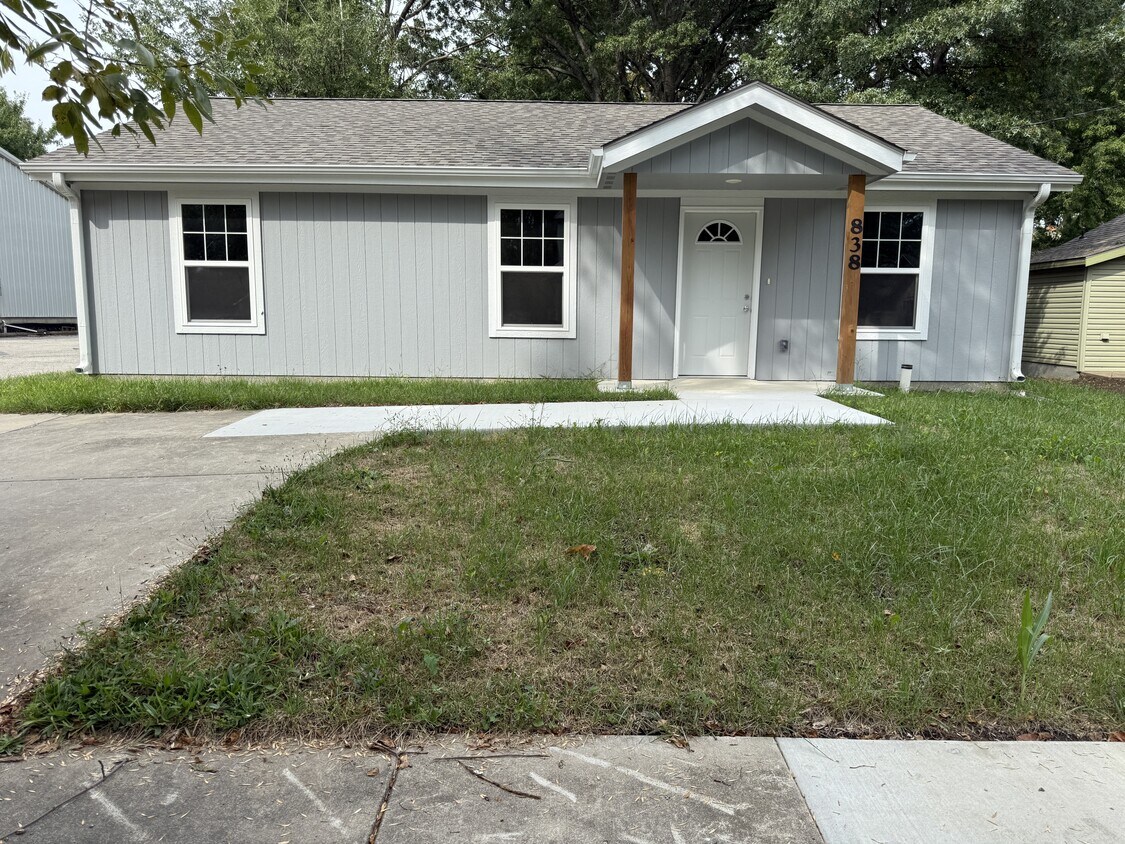 Foto principal - 838 S Hickory St