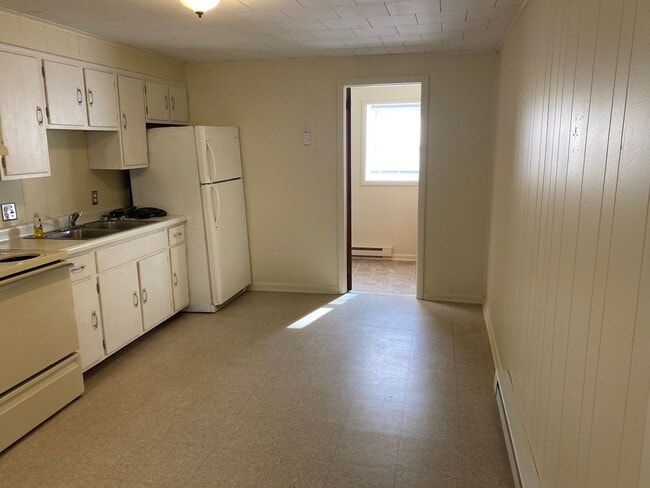 Building Photo - 632 W Orange St