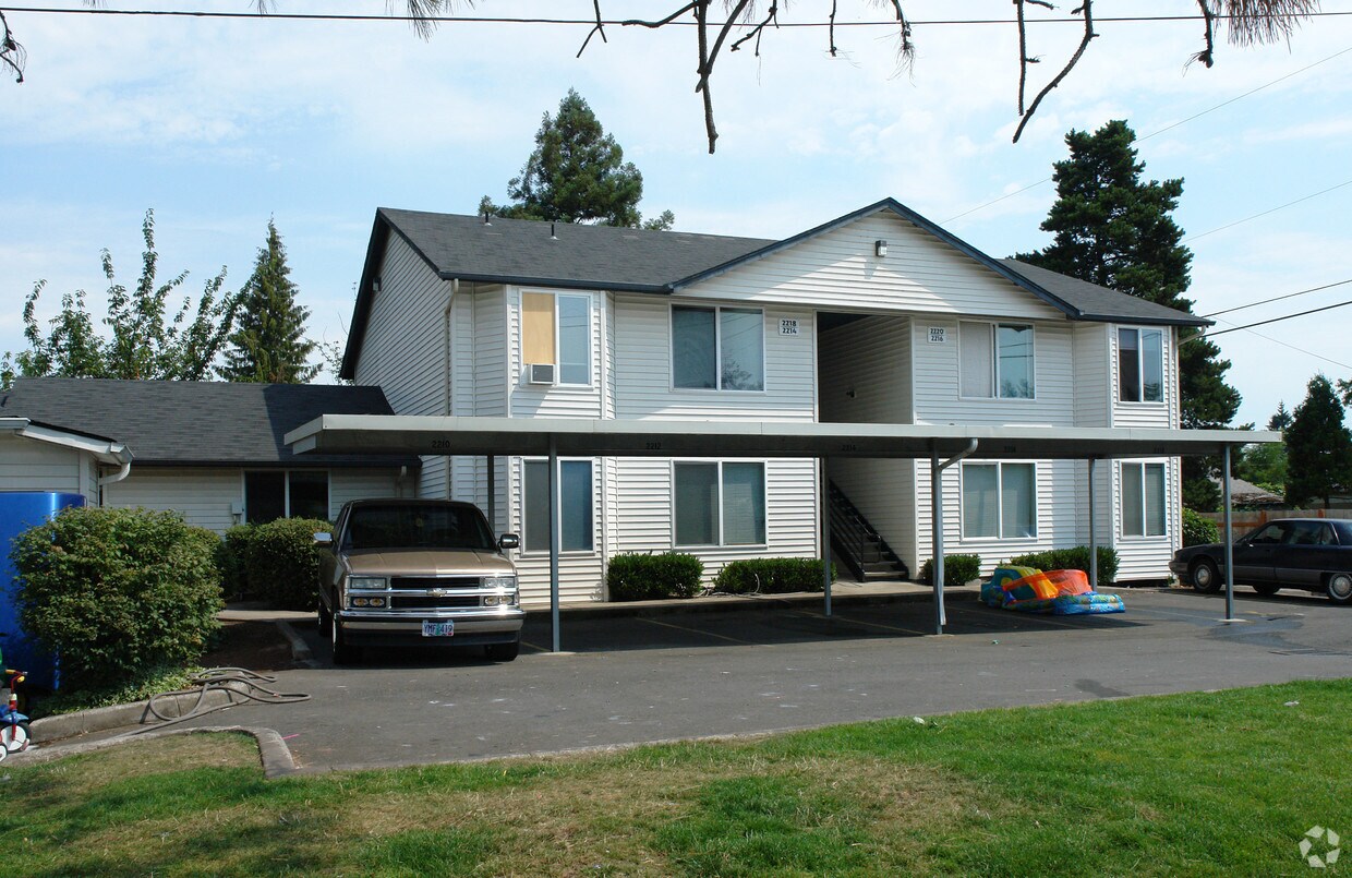 Foto del edificio - 2210-2220 Liberty St NE