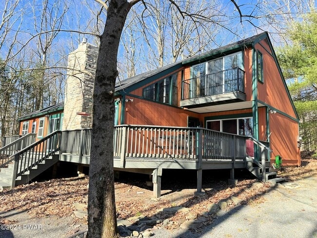 Foto del edificio - 402 Canoe Brook Dr