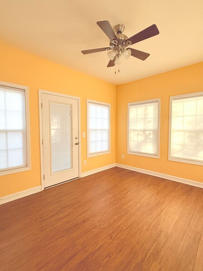Building Photo - Beautiful Home in Opelika