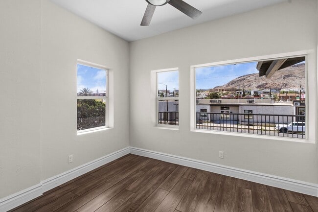 Building Photo - Yandell Units