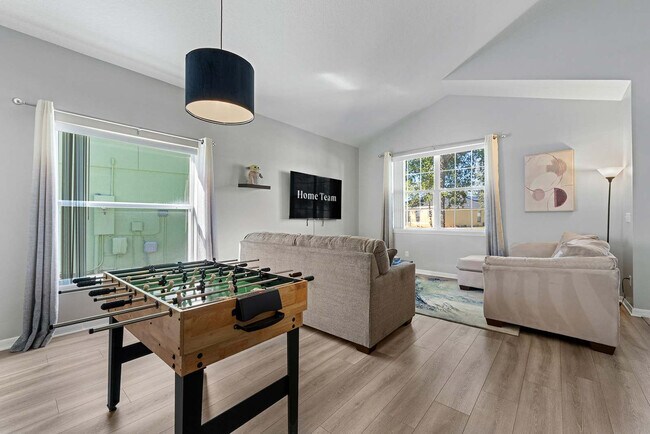 Building Photo - 453 Scrub Jay Way