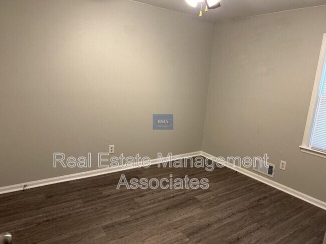 Foto del edificio - 252B N Mcdonough Rd