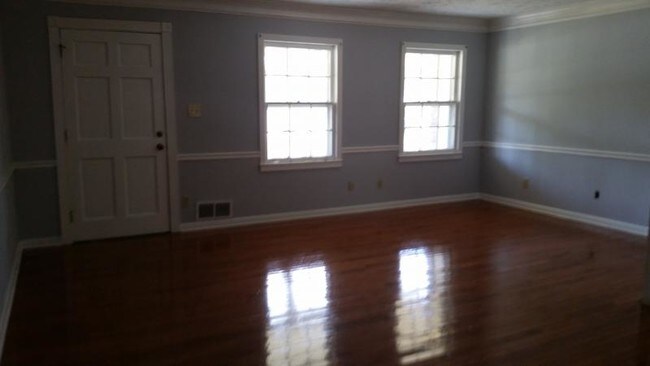 Building Photo - 2722 Skyland Drive