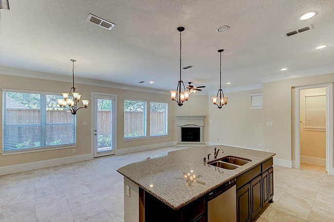 Building Photo - 1115 Oakwood Pass Ct