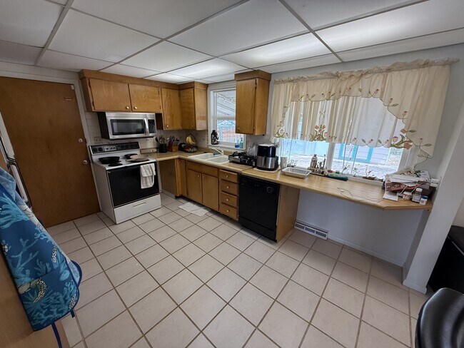 Building Photo - 500 26th Ave Ct