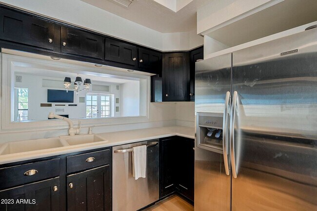 Foto del edificio - 2921 E Keim Dr