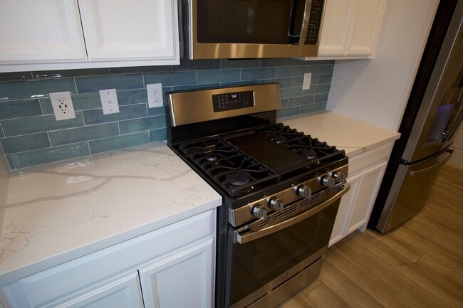 Foto del edificio - Spacious 2 Story Townhome!