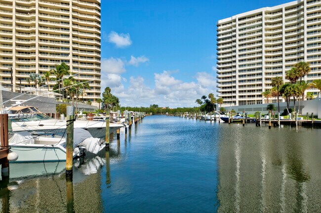 Foto del edificio - 4201 N Ocean Blvd