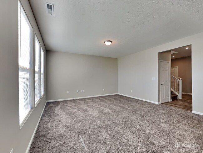 Foto del edificio - 2446 Creek Bank Dr