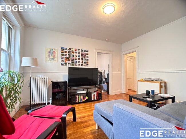 Photo - 264 Kelton St Apartment