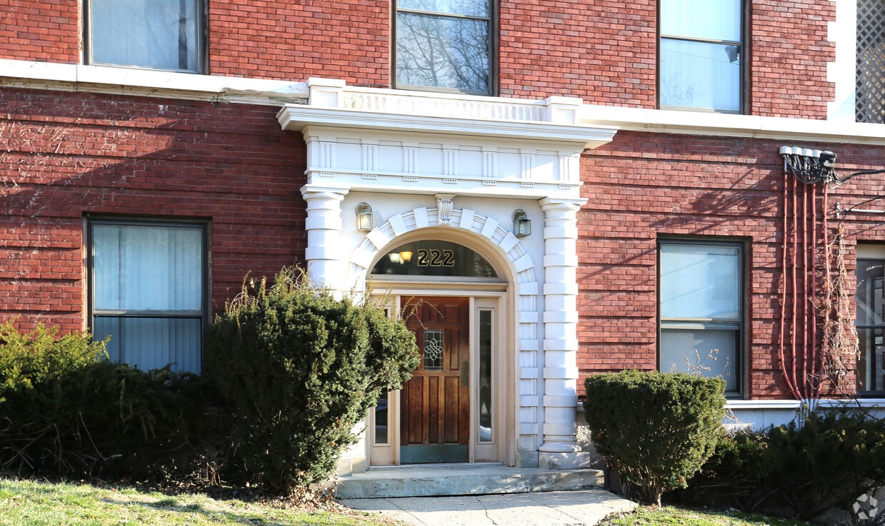 Building Photo - 222 McCormick Pl