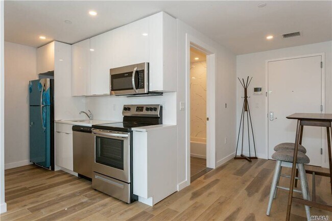 Foto del edificio - 83-67 116th St