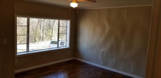 Building Photo - 12 Battey Dr