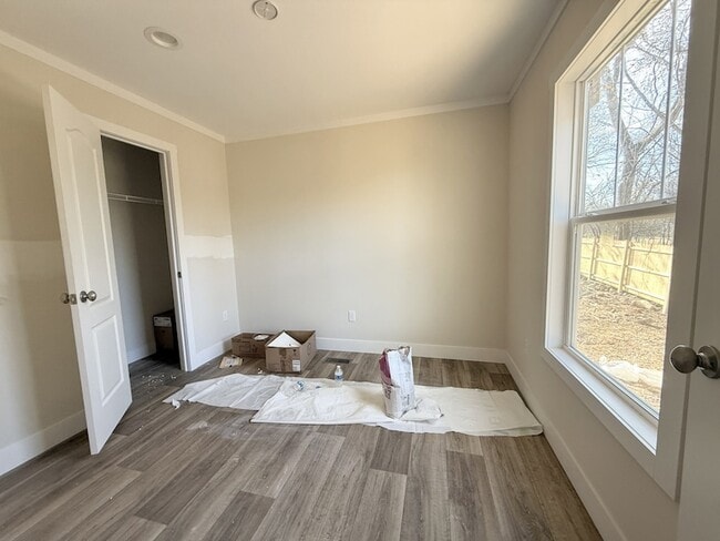 Building Photo - 719 Peyton Rd