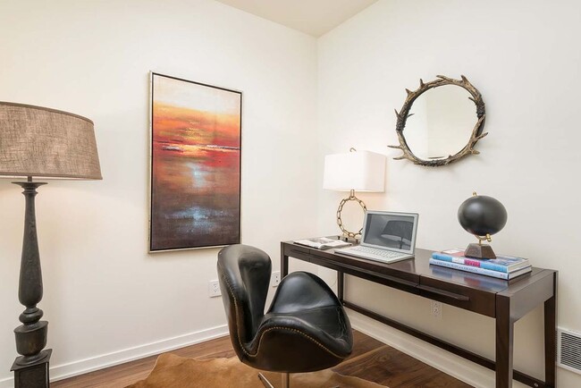 Building Photo - 1 Bed + Office/Den, 1 Bath - Luxury SOMA C...