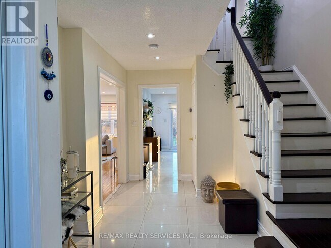 Building Photo - 15 Inverhuron Trail