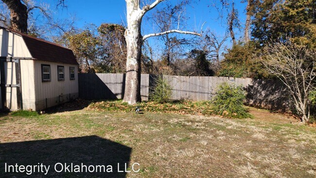 Building Photo - 3 br, 1 bath House - 725 NW 54th