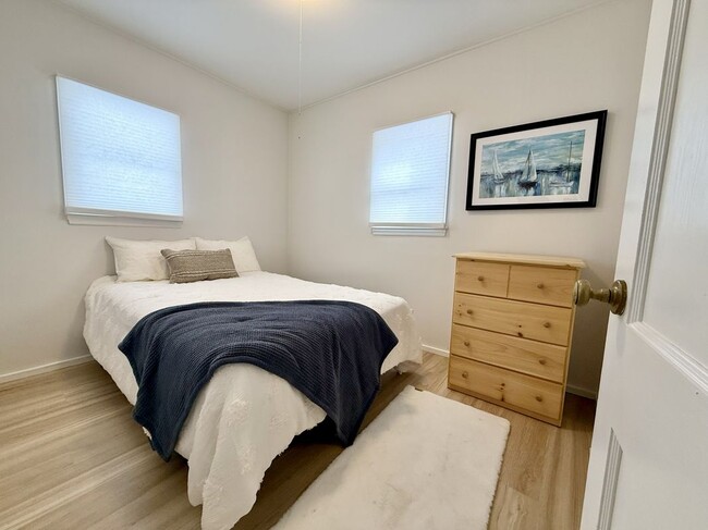 Foto del edificio - 11 Bogus Hill Rd