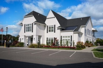 Building Photo - 132 Sutton Ct