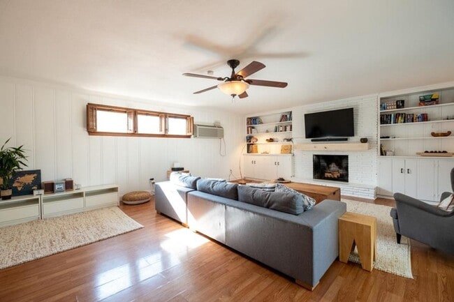 Foto del edificio - Spacious 4/3/2 near Medical and Texas Tech