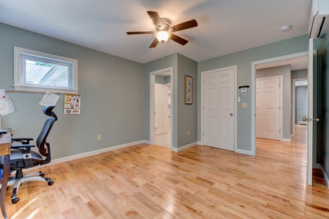 BR1 - 404 Bassetts Bridge Rd