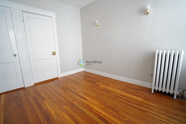 Building Photo - 19 Vinal St