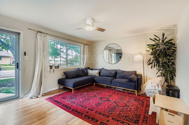 Foto del edificio - 5708 Johnson St