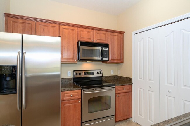 Building Photo - ANNUAL RENTAL - POSITANO PLACE-1 BED/1 BAT...