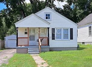 Building Photo - 1212 Homeview Dr