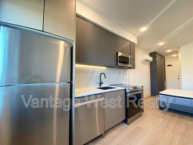 Photo du bâtiment - 406-720 KLO Rd