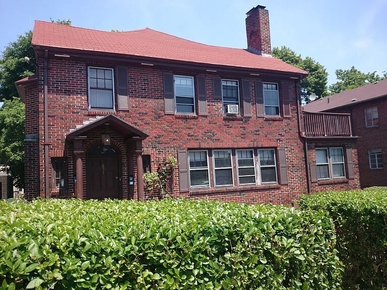 Foto principal - 651 Washington St