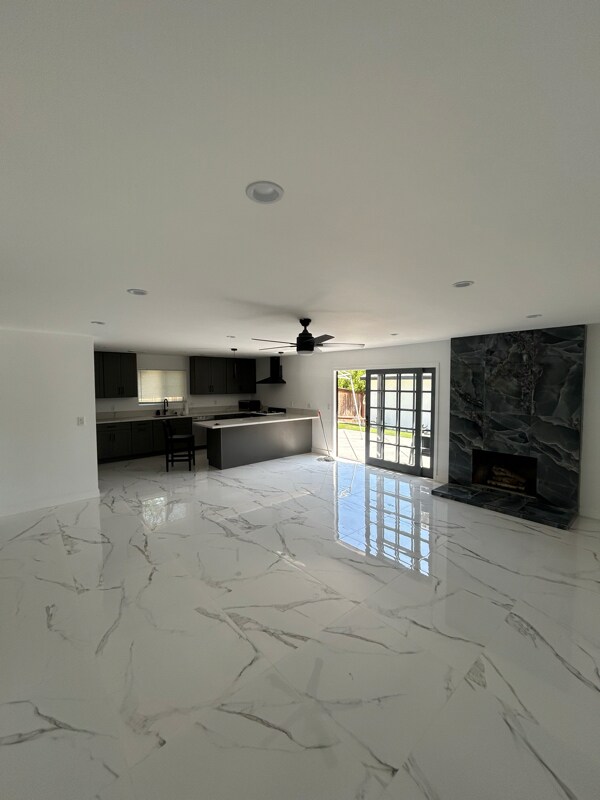 Foto del edificio - 11314 Hayvenhurst Ave