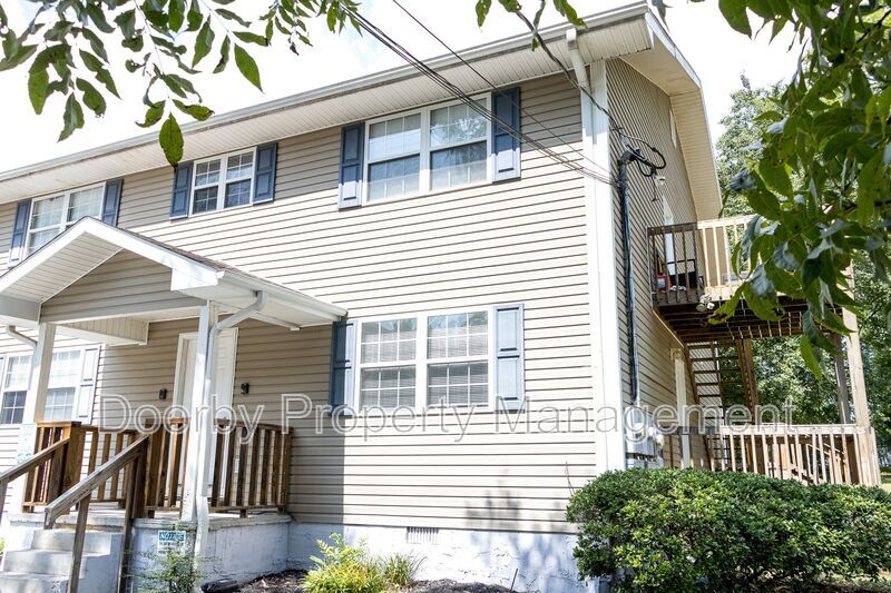 402 Hall St Unit B, LaFayette, GA 30728 Condo for Rent in LaFayette, GA