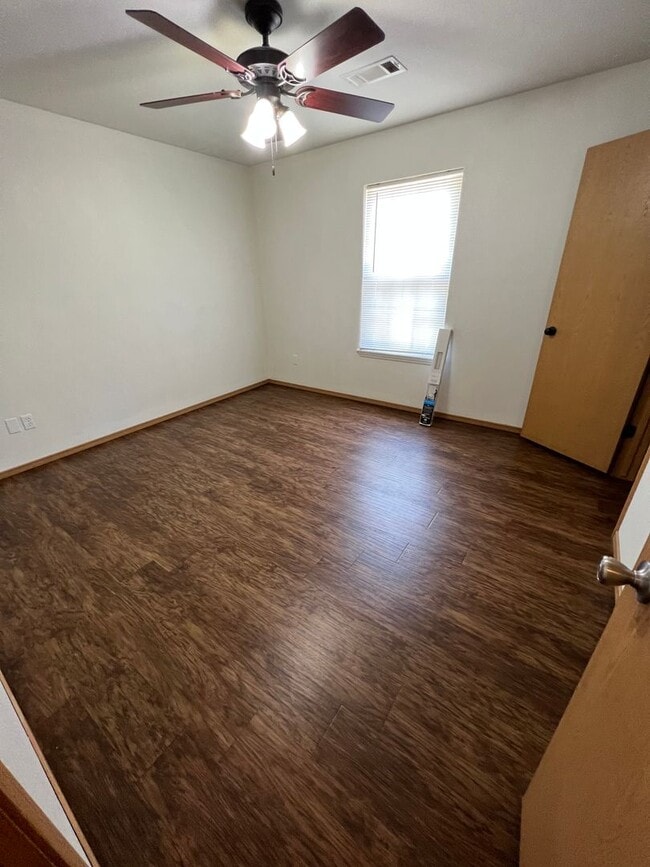 Building Photo - 1409 Poplar St
