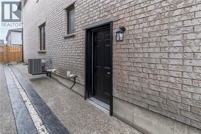 Building Photo - 22 Whithorn Cres